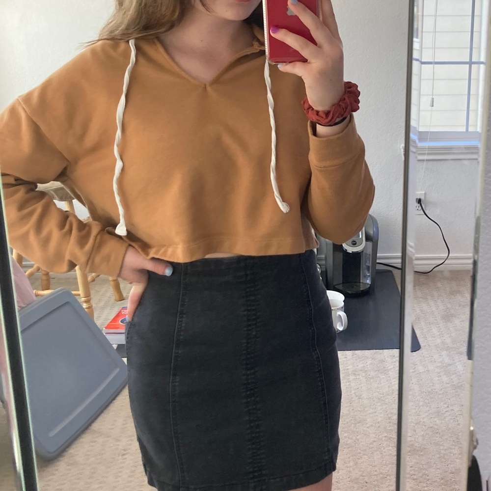 Forever 21 Cropped Dark Yellow Sweater